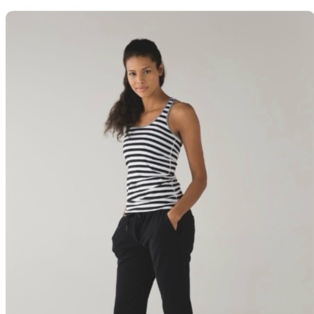Lululemon Athletica Fitted Black and White Sleeveless Tank